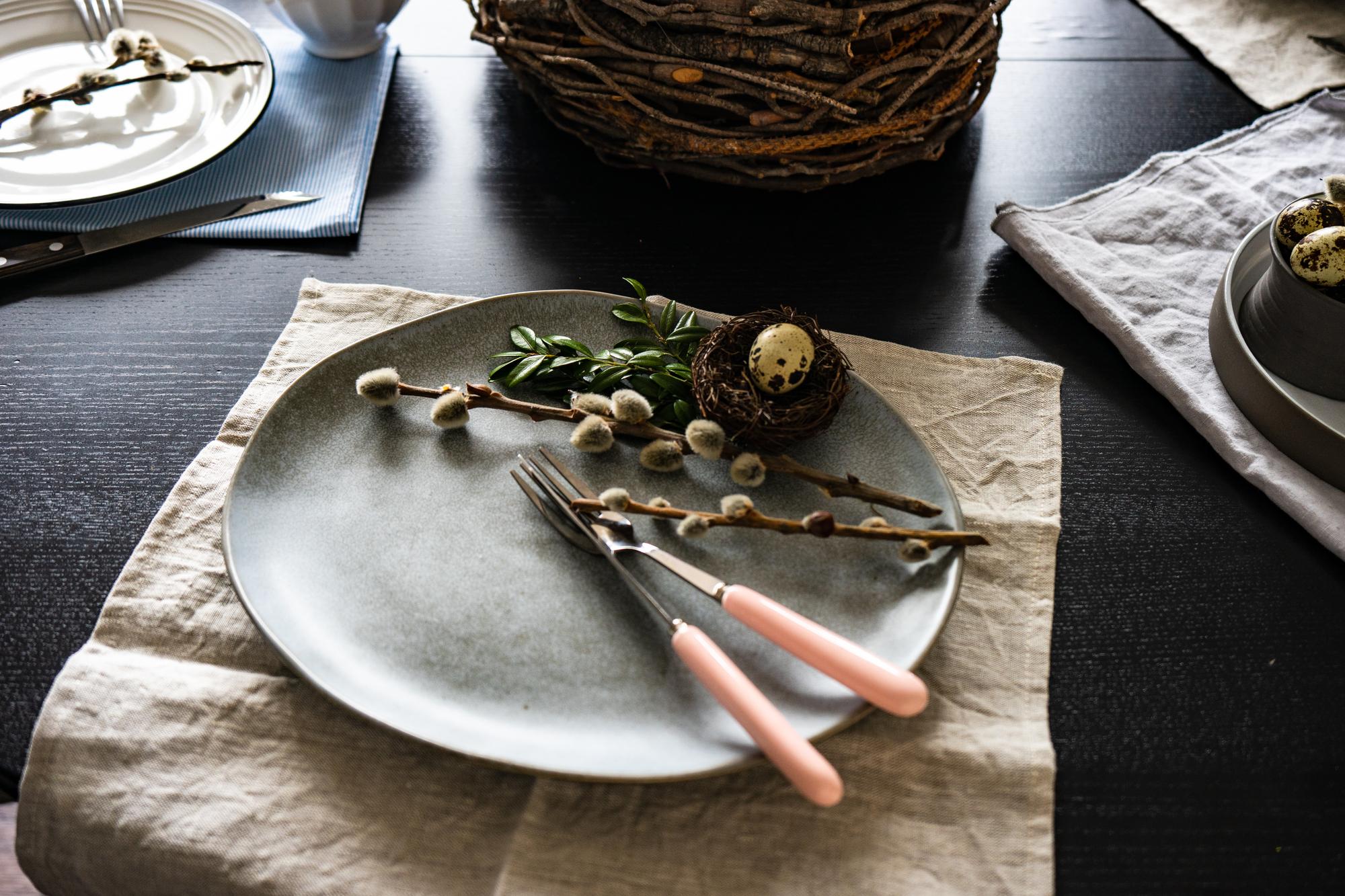 Overview of workshop table setting